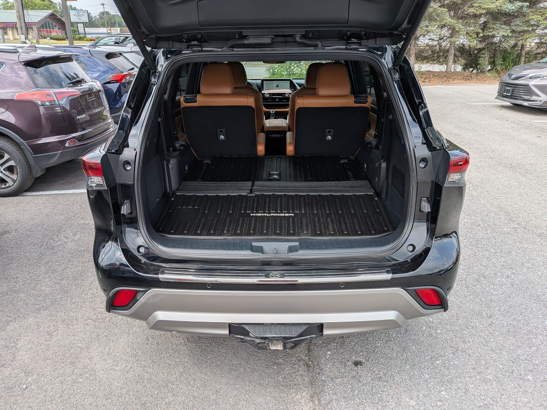 2024 Toyota Highlander Hybrid Platinum