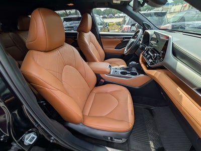 2024 Toyota Highlander Hybrid Platinum