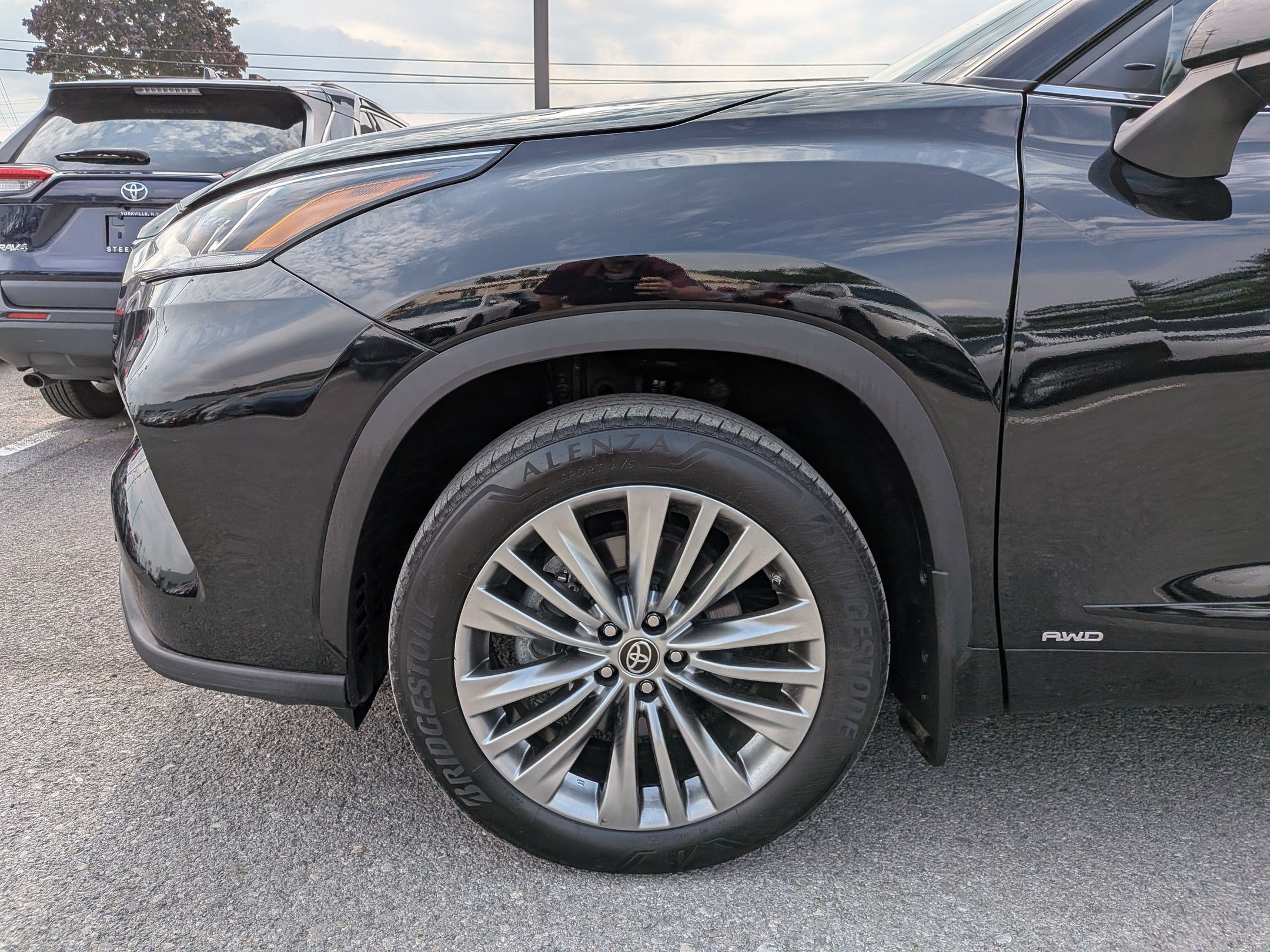 2024 Toyota Highlander Hybrid Platinum