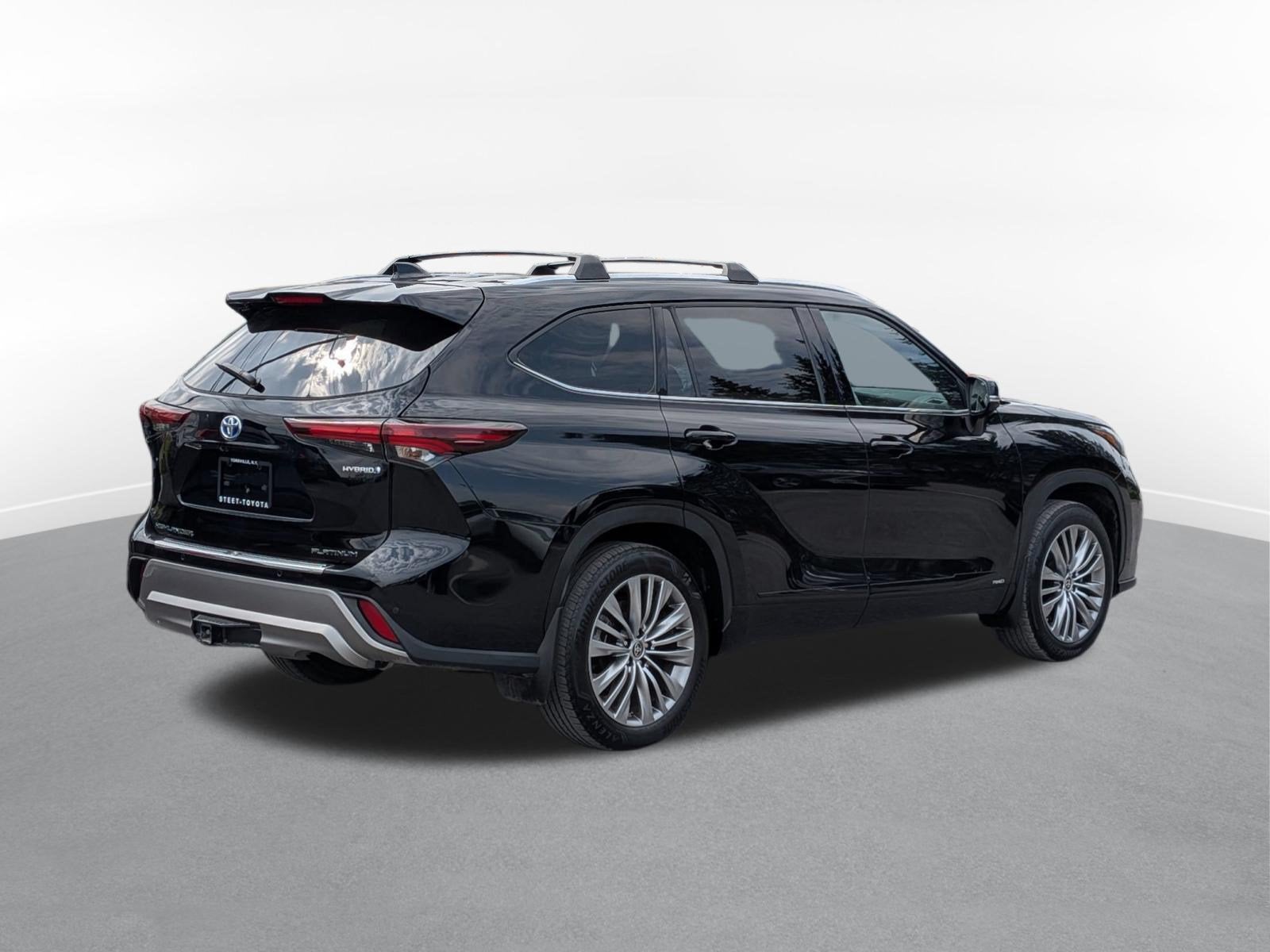 2024 Toyota Highlander Hybrid Platinum