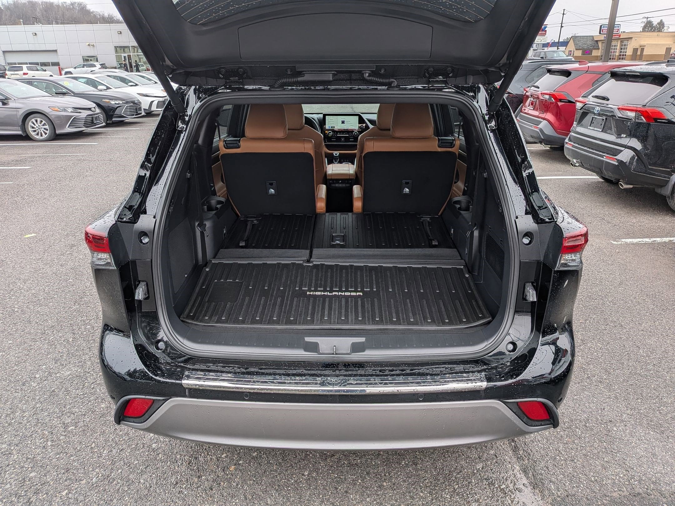 2026 Toyota Highlander Hybrid Platinum