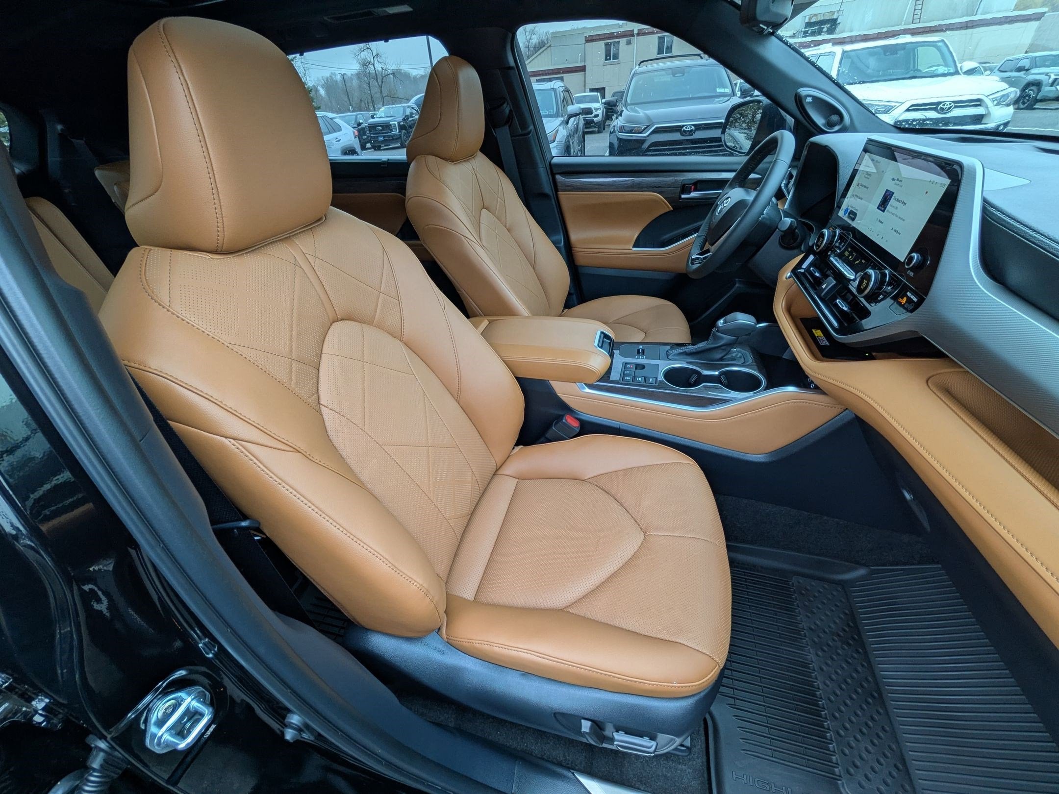 2026 Toyota Highlander Hybrid Platinum