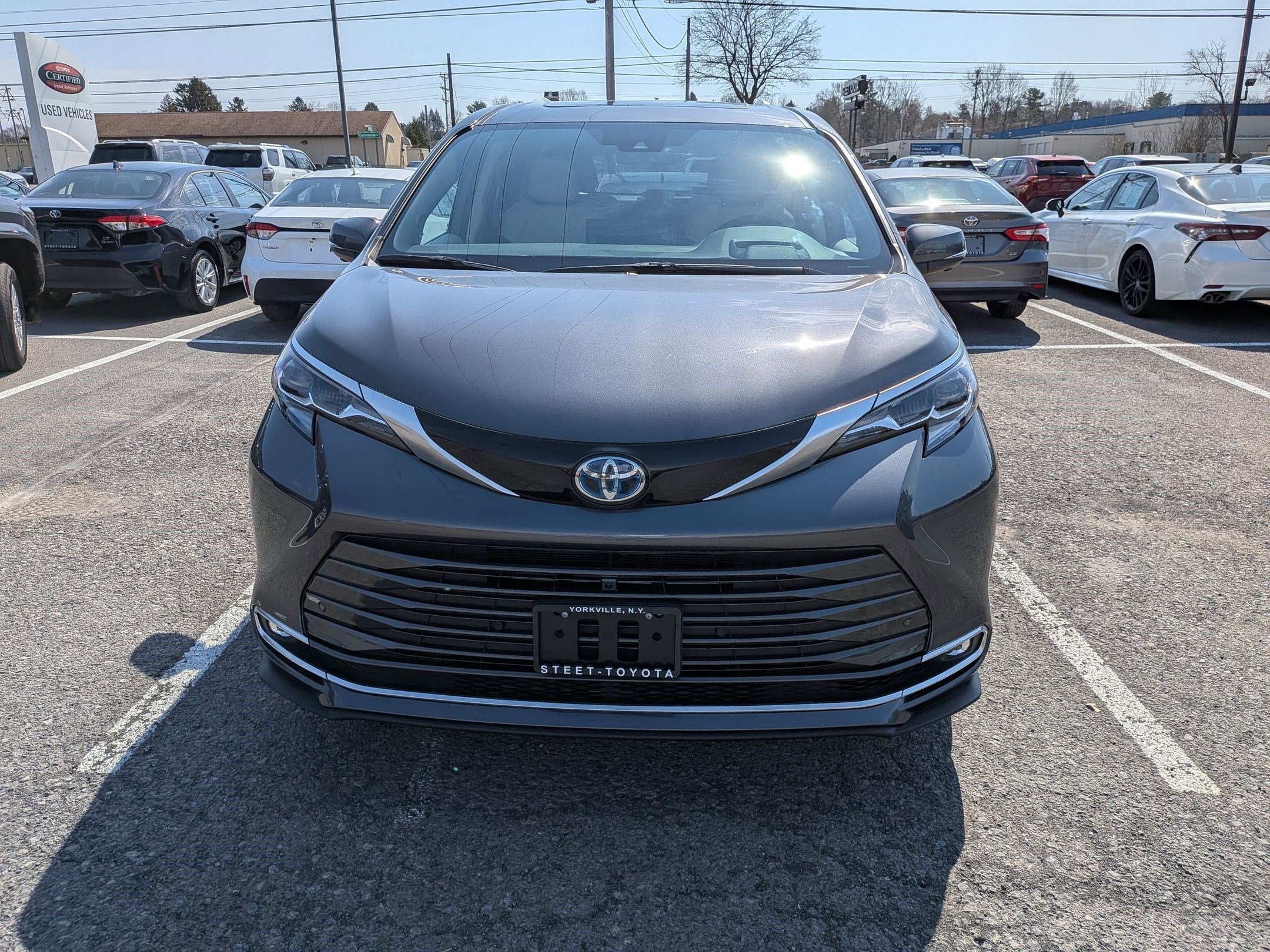 2025 Toyota Sienna Platinum 7 Passenger