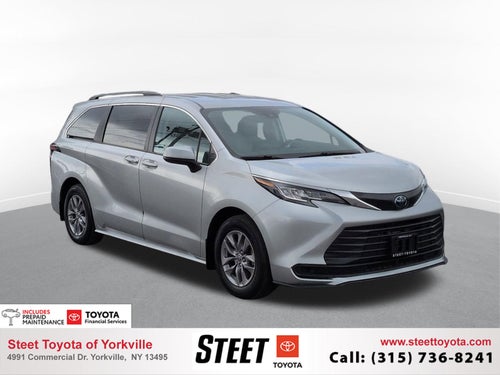 2023 Toyota Sienna LE 8 Passenger