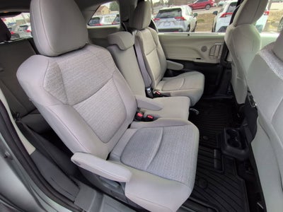 2023 Toyota Sienna LE 8 Passenger