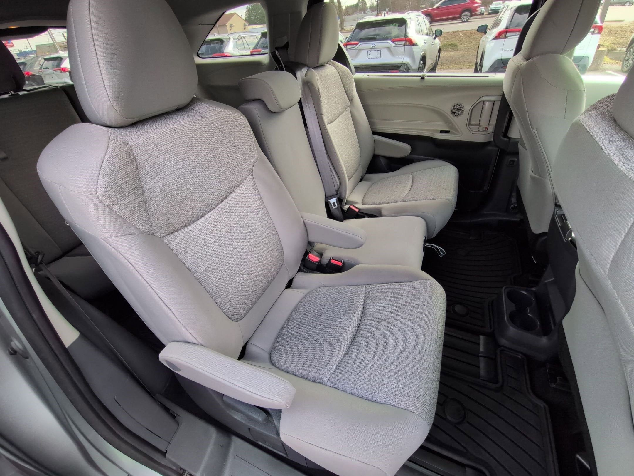 2023 Toyota Sienna LE 8 Passenger