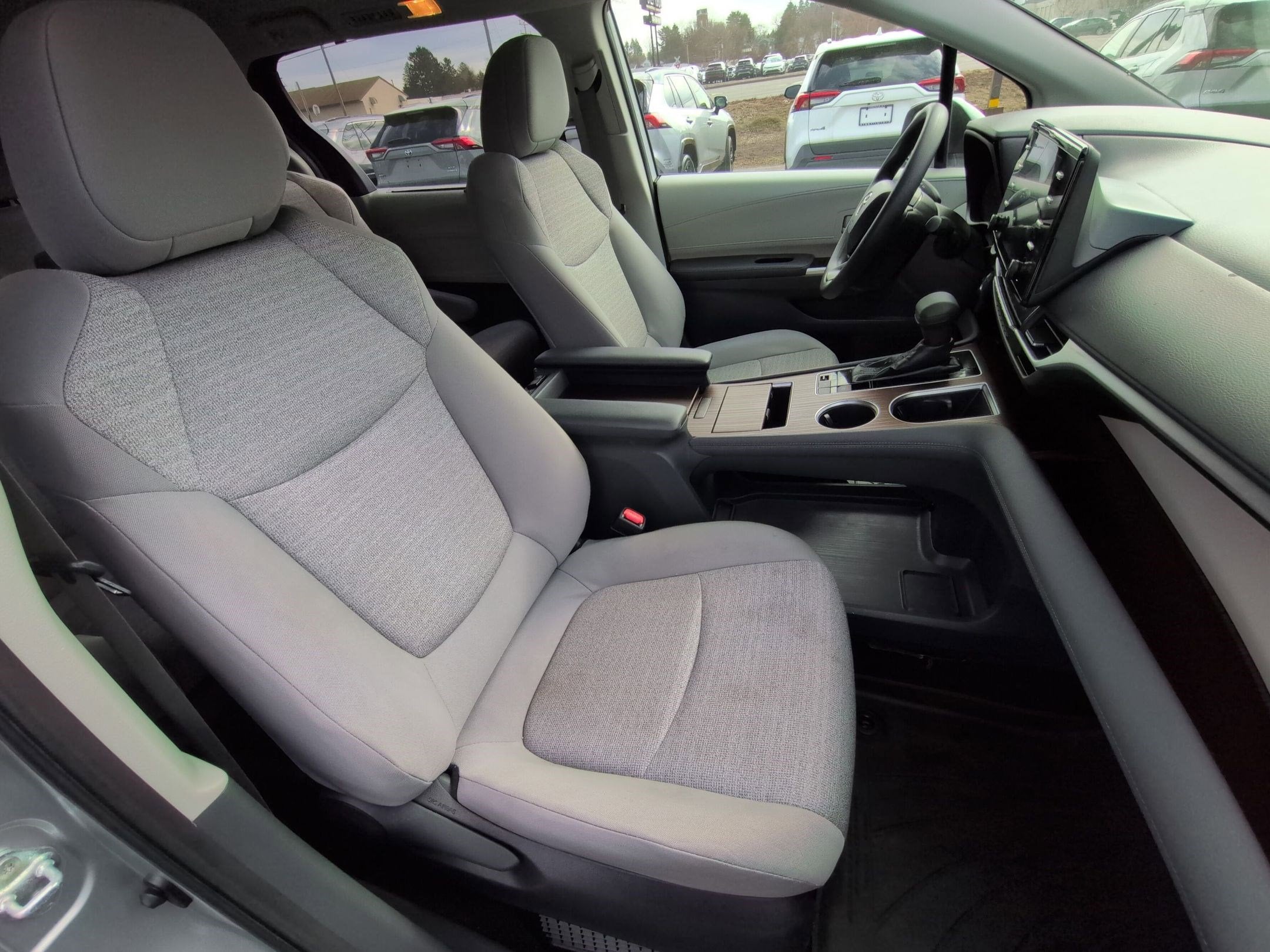 2023 Toyota Sienna LE 8 Passenger