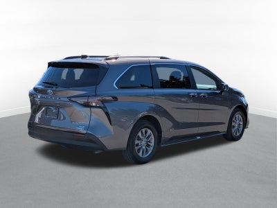 2024 Toyota Sienna XLE 8 Passenger