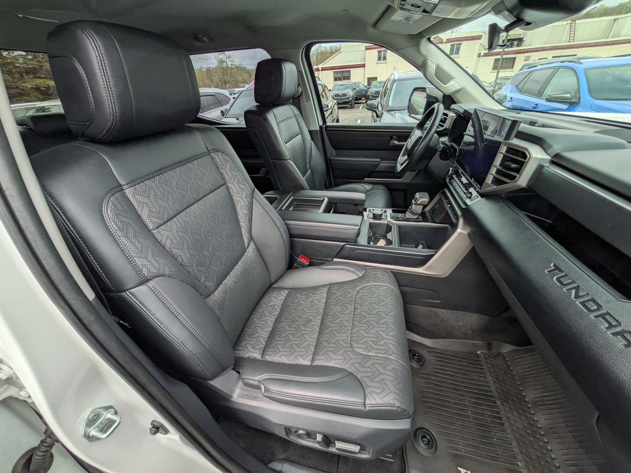 2023 Toyota Tundra SR5 w/ Premium & Convenience Pkg