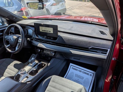 2026 Mitsubishi Outlander LE