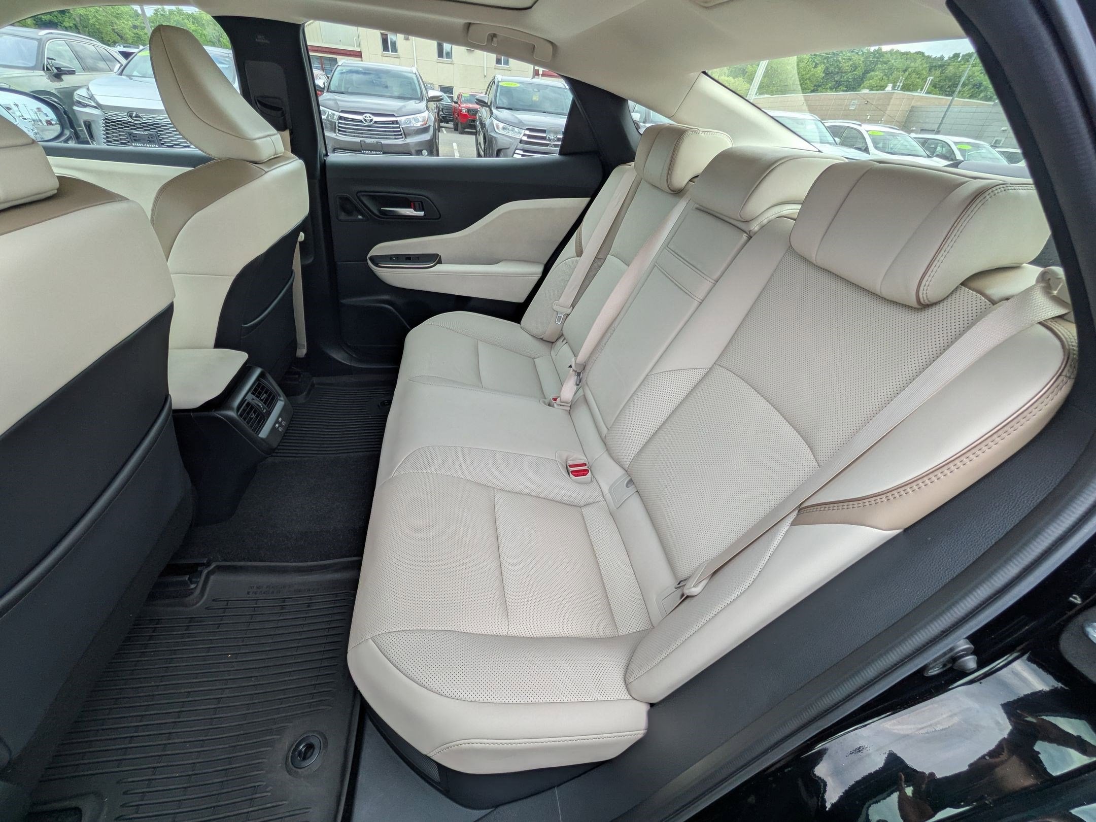 2023 Toyota Crown Limited w/ Advanced Tech