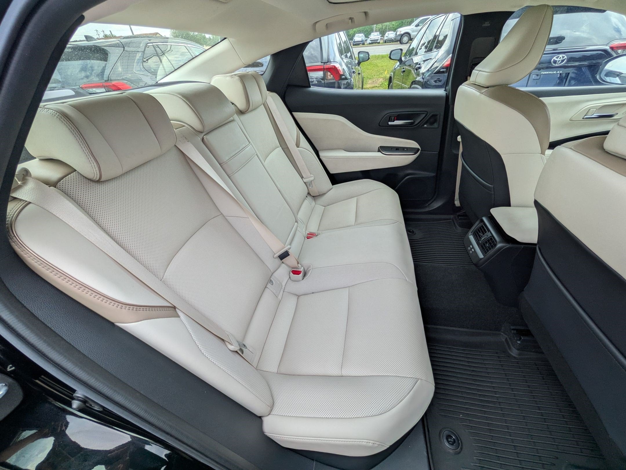 2023 Toyota Crown Limited w/ Advanced Tech