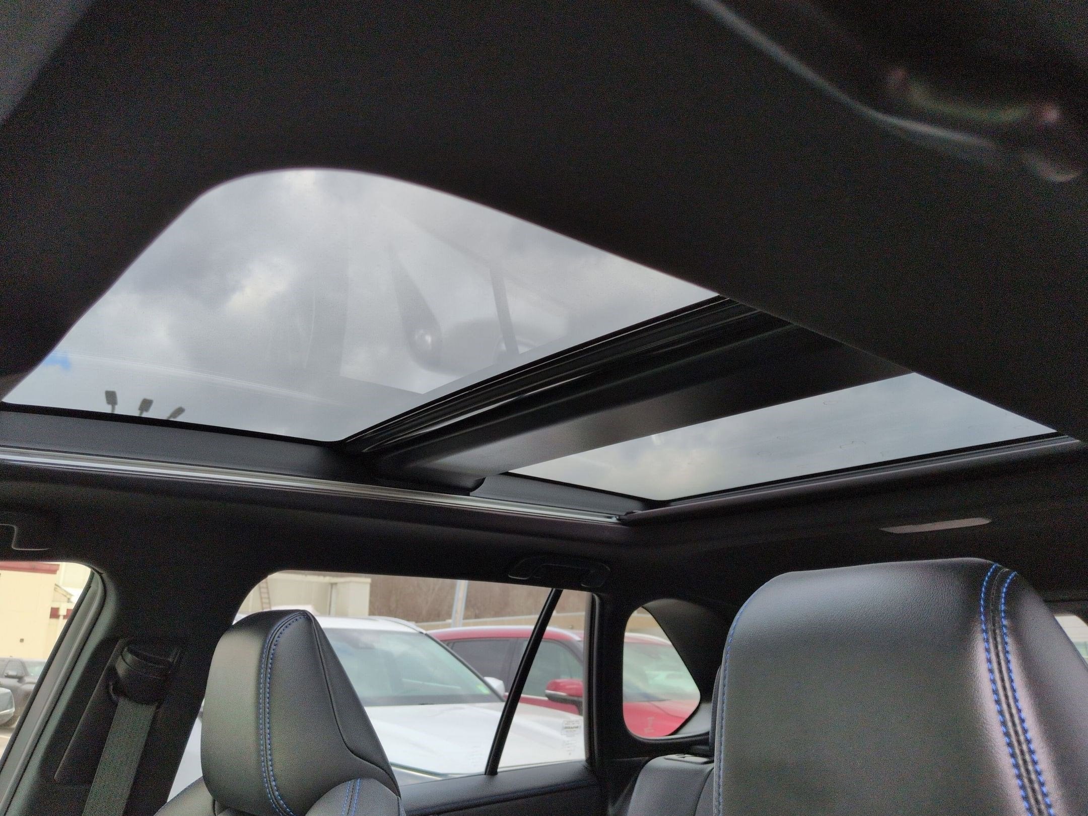 2022 Toyota RAV4 Hybrid XSE w/ Technology & Cold Weather Pkg