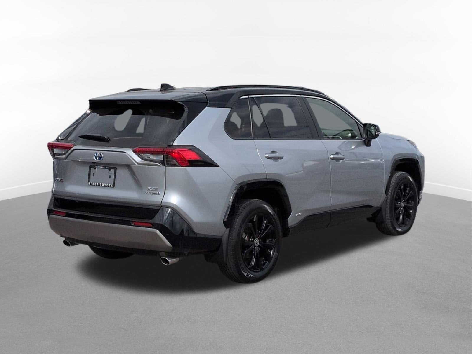 2022 Toyota RAV4 Hybrid XSE w/ Technology & Cold Weather Pkg