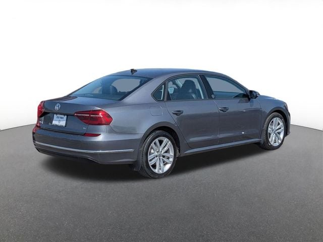 2019 Volkswagen Passat 2.0T Wolfsburg