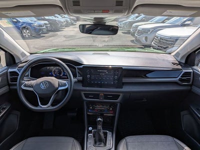 2025 Volkswagen Taos 1.5T SE Black
