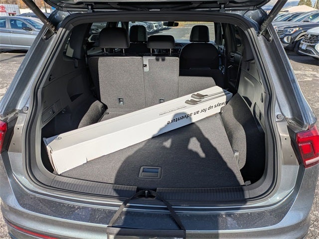 2024 Volkswagen Tiguan 2.0T SE R-Line Black