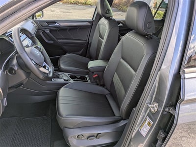 2024 Volkswagen Tiguan 2.0T SE R-Line Black