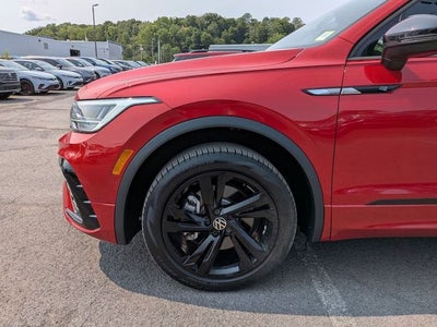 2024 Volkswagen Tiguan 2.0T SE R-Line Black