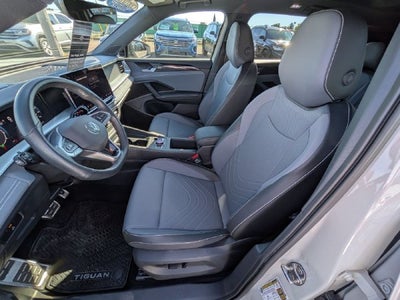 2025 Volkswagen Tiguan 2.0T SE R-Line Black