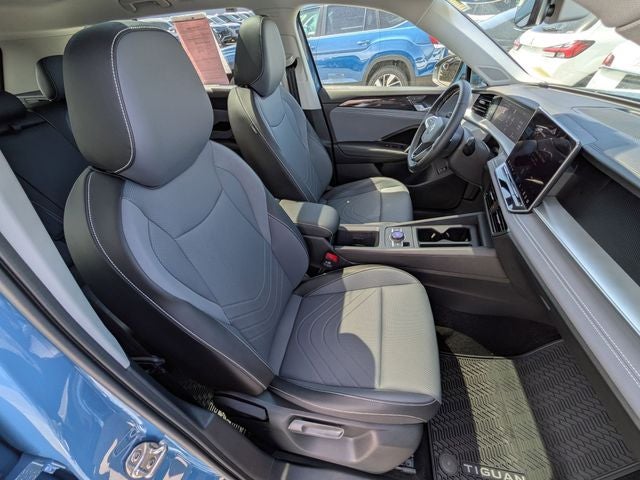 2025 Volkswagen Tiguan 2.0T SE