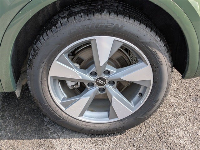 2025 Audi Q5 40 Premium quattro