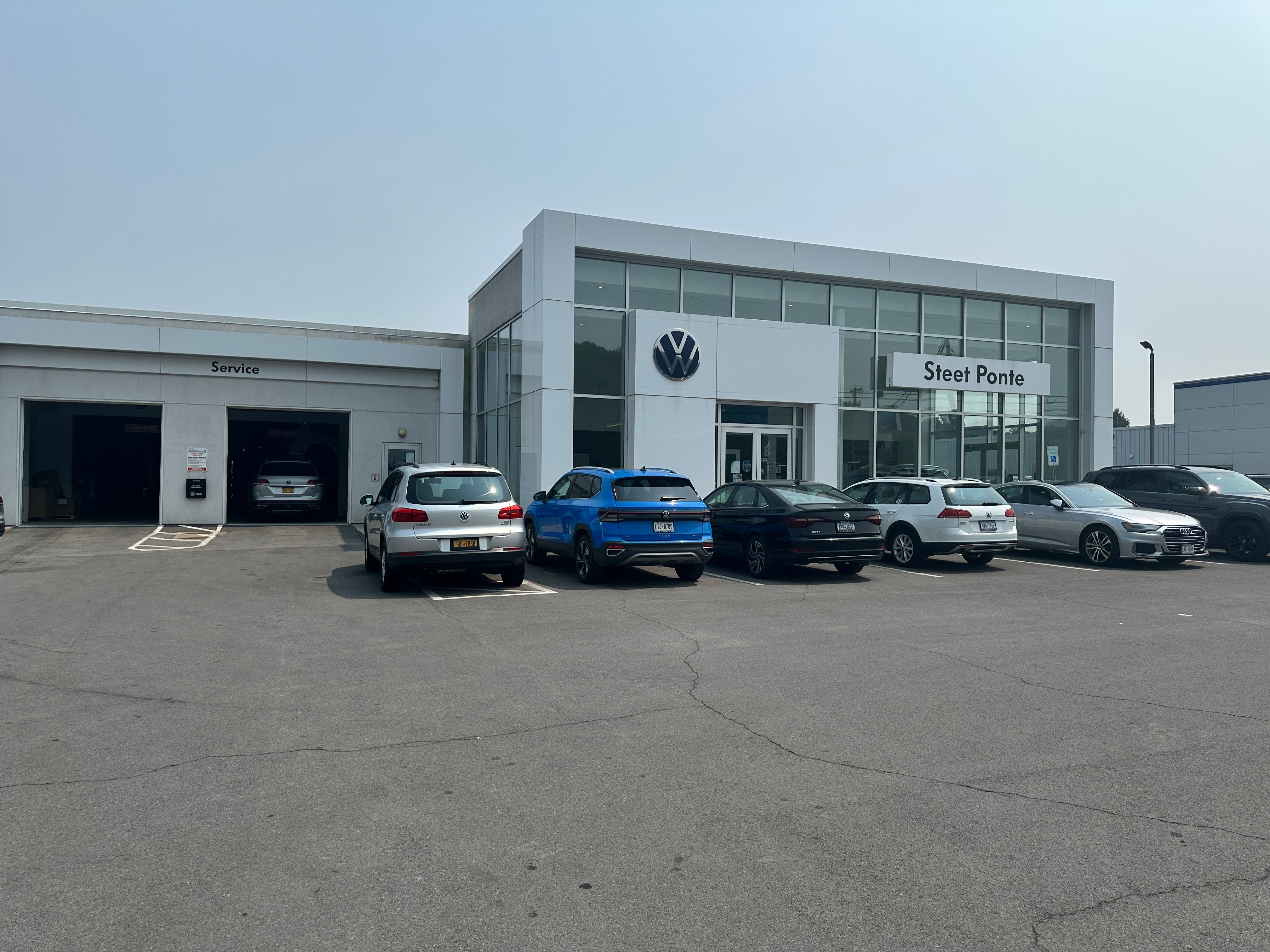 Steet Ponte VW Building